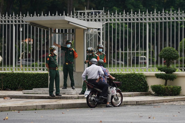 D:\Inetpub\vhosts\nguoiphattu.vn\httpdocs\Upload\news\2021\11\nguoiphattu-com tuong niem nan nhan covid-192.jpg